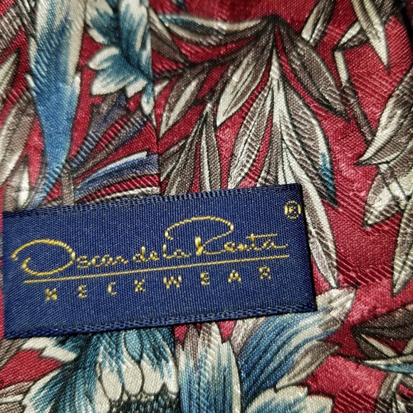Oscar de la Renta Tie - Picture 2 of 2